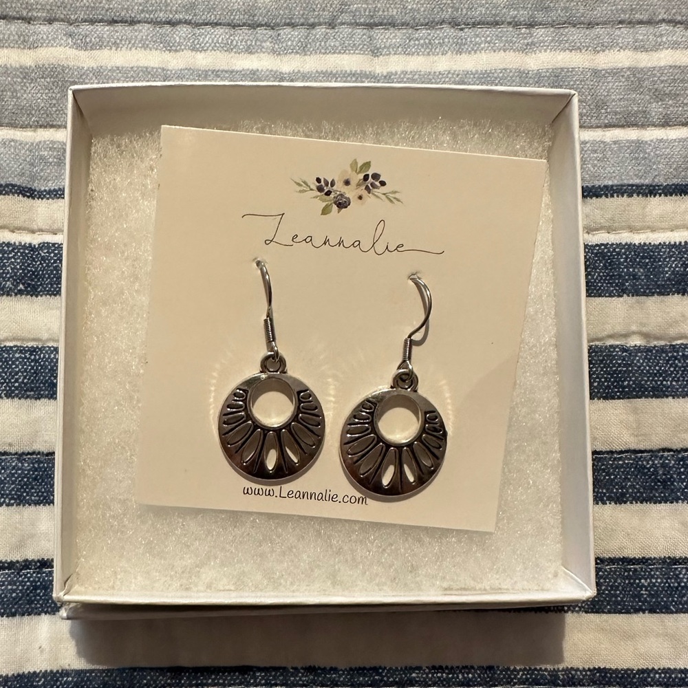 Dangle earrings